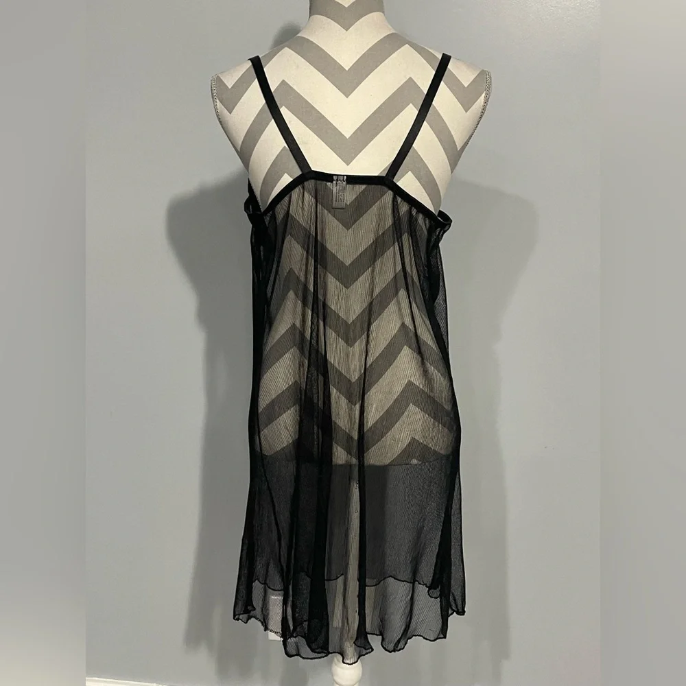 Elegant Black Sheer Chemise - Picture 5 of 9